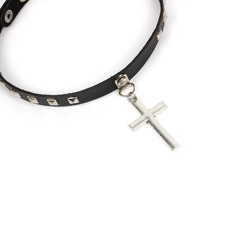 Cross Choker